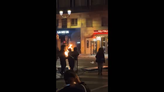 Protest erupts into street unrest as fire burns amid crowds near Châtelet in Paris, France