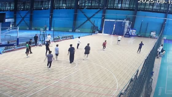 Impressive long basketball shot surprises players in Jilin, China