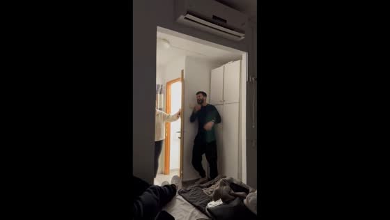 Man’s surprise attempt backfires as door hits him in Netanya, Israel