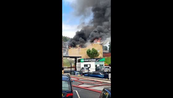Massive smoke plume rises from industrial fire in Swansea, UK