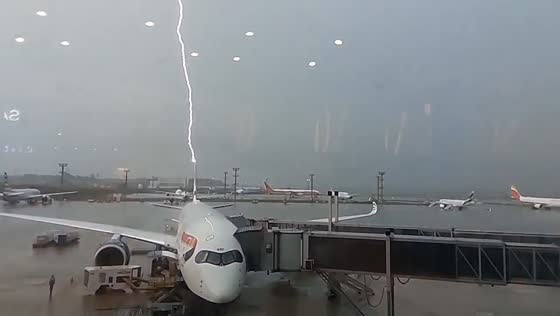 Lightning strikes British Airways plane during storm in São Paulo, Brazil