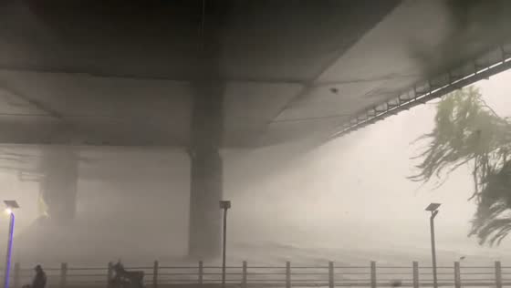 Severe wind and rain sweep through riverside area in Shijiazhuang, Hebei, China