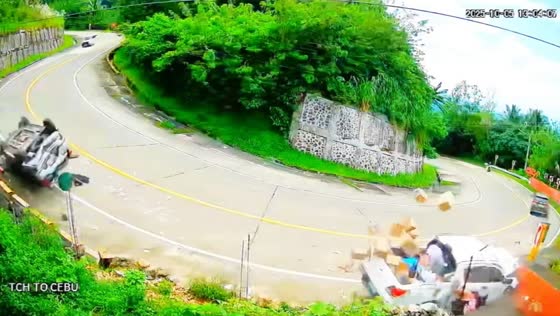 Pickup loses control and crashes in Balamban, Cebu, Philippines
