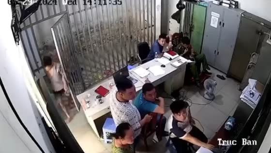 Suspect flees custody during interrogation at Tam Binh Ward Police Headquarters