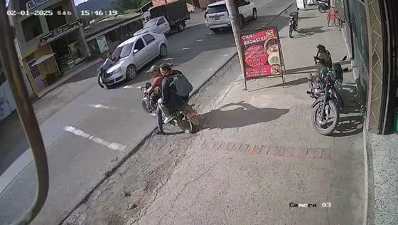 Man accidentally hit by a car while crossing in Susa, Cundinamarca, Colombia