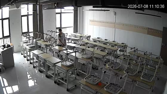 Toppling chairs create chain reaction at the classroom in Shandong, China