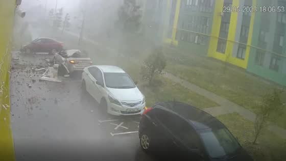 Storm in Ufa: ventilation duct collapse crushes parked car