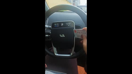 Girl accidentally triggers car airbag Hebei, China