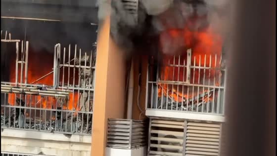 Fire breaks out on a residential floor in Anhui, China