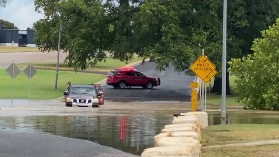 Driver and passenger stuck in flood at Long Branch Park, Killeen, Texas