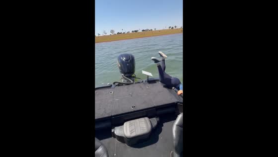 Woman falls into water during fishing mishap in Mira Estrela, Brazil