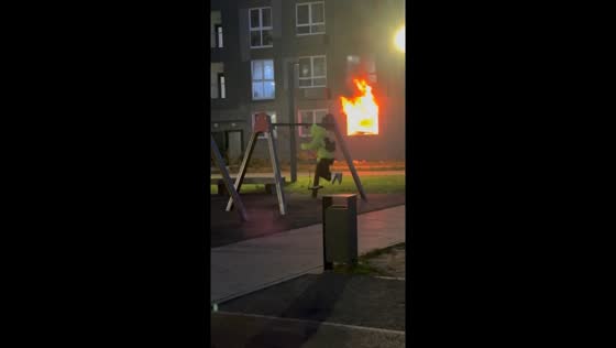 Child swings unfazed as fire engulfs Lyubertsy complex