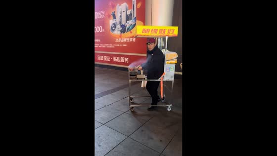 Mobile BBQ cart invention showcased in Liaoning, China