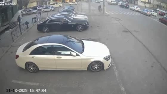 Runaway crossover smashes into luxury cars in Makhachkala, Russia