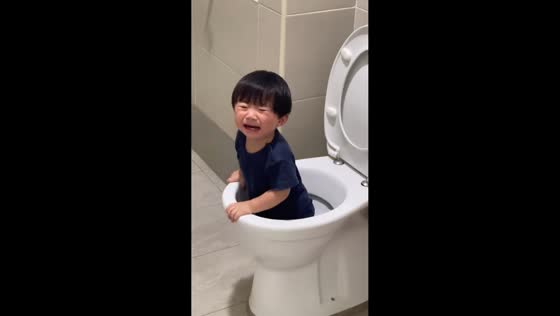 Toddler gets stuck in toilet and cries in Penang, Malaysia