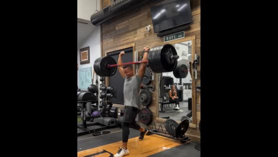 Weightlifter injures head after losing focus during lift in Missouri
