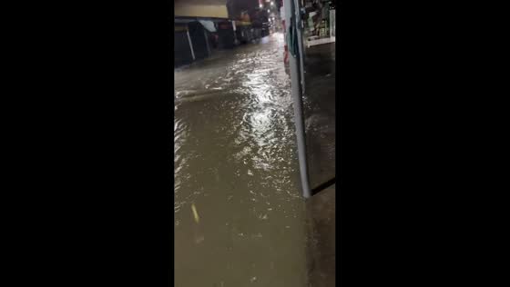 Flash floods sweep through Central Pattaya as streets become fast-flowing rivers in Thailand
