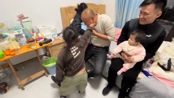 Playful rock-paper-scissors with slaps in Zhejiang, China