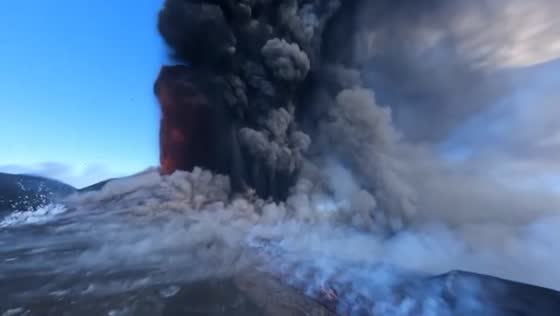 Spectacular Etna eruption shot on FPV drone