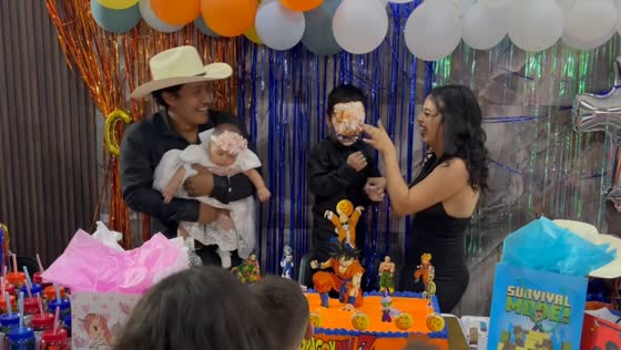 Birthday celebration turns playful as cake moment goes wrong in León, Mexico