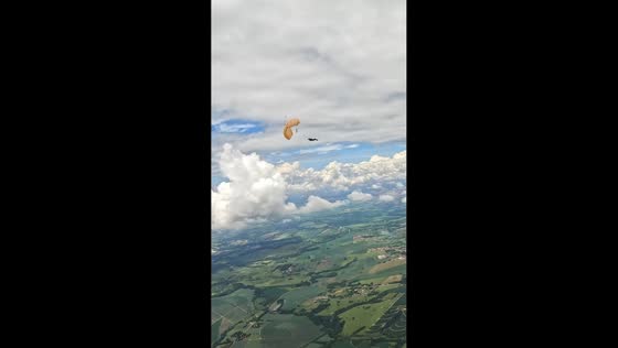 Skydiver experiences parachute line-over malfunction during jump in Boituva, Brazil