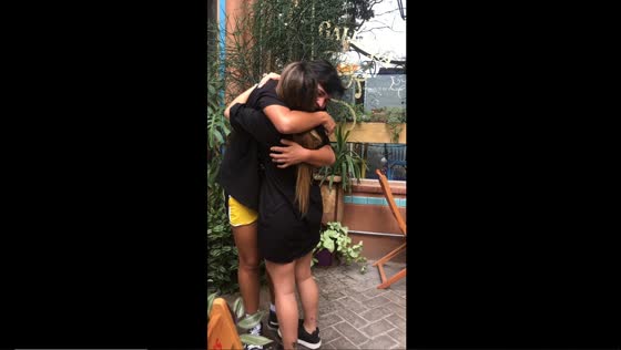 Heartwarming reunion: siblings embrace after 1 year and 6000 kilometers apart 