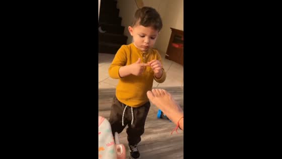 Father’s child almost eats nail in close call in Calexico, California, USA