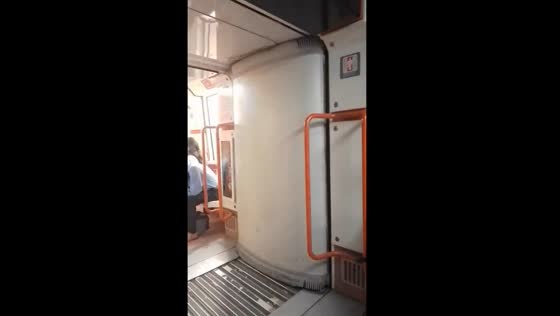 Explosion rocks Buenos Aires subway