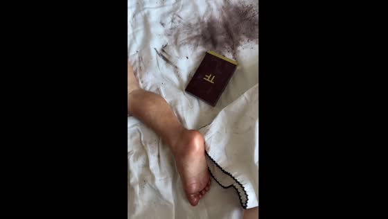 Child makes mess with Tom Ford makeup in Dagestan