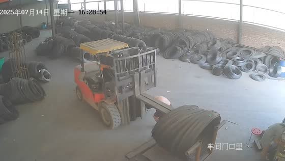 Warehouse worker struck by forklift attachment in Xinjiang, China
