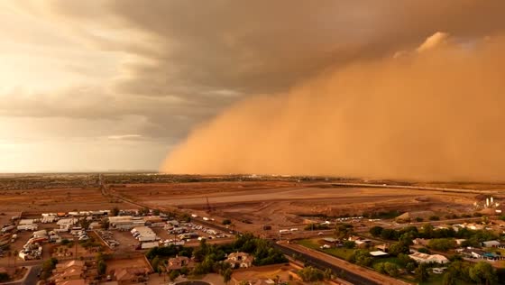 Massive dust storm sweeps across Phoenix in Arizona, USA