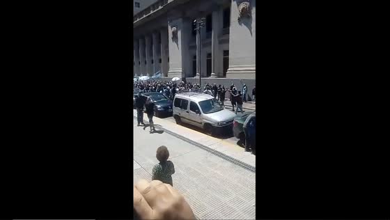 Massive street protest in Buenos Aires as General Workers' Union defies anti-picket security protocol