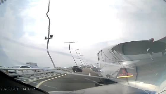 Rear-end collision after lane change on highway in Guangdong, China