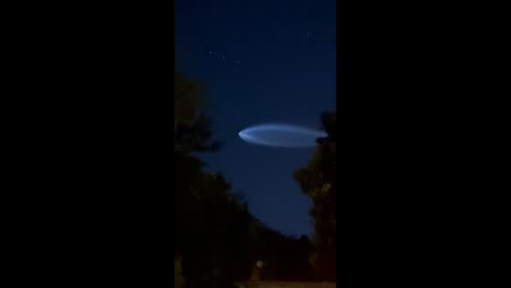 “Space jellyfish” glow seen after SpaceX Falcon 9 launch in San Diego, California, USA