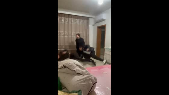 Friends’ playful spin ends in a hilarious fall in Liaoning, China