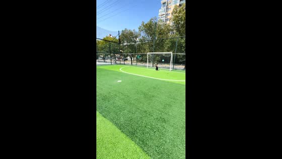 Toddler accidentally hit by soccer ball in Zhejiang, China