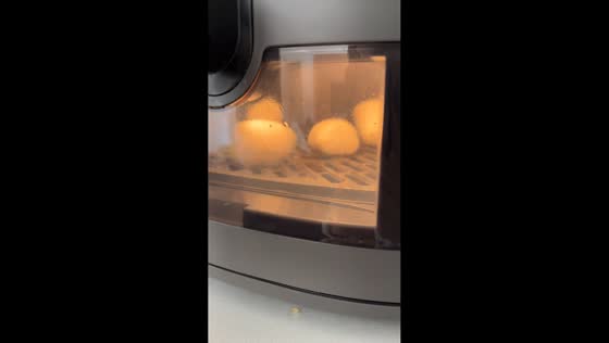 Marshmallows dance in air fryer in Hubei, China