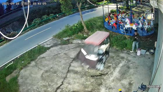 Kid nearly has accident on electric bike in Zhejiang, China