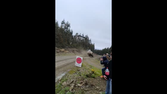 Rally car loses part of its rear in Laraquete, Chile