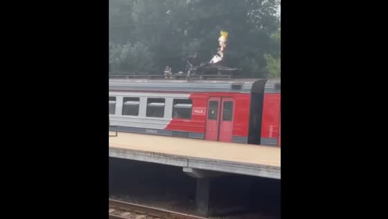 Teenagers in Bryansk stage dangerous show on electric train roof, Moscow Region, Russia