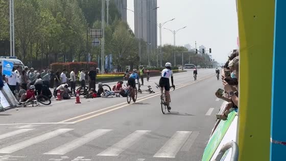 Mass fall and injuries at 2024 China Highway Cycling Professional League in Jiyuan