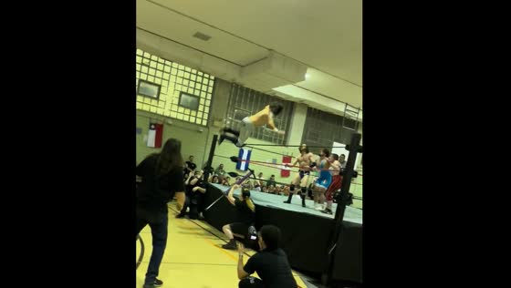 Wrestler uses pogo stick to jump into ring at Philadelphia event