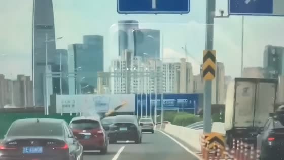 Illegal truck shatters height barrier, steel beam impales passing car in Suzhou, China