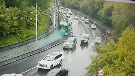 Tragic collision: dozens injured as brakes fail on Kemerovo tram