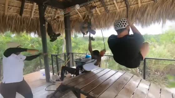 Zipline mishap sends man sliding back after collision in Santo Domingo, Dominican Republic