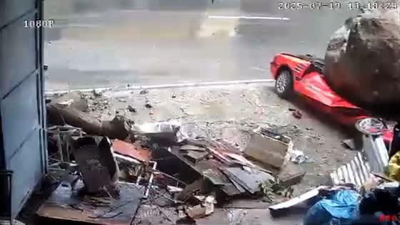 Boulder from landslide crushes home, car, and tied dog in Baguio, Philippines