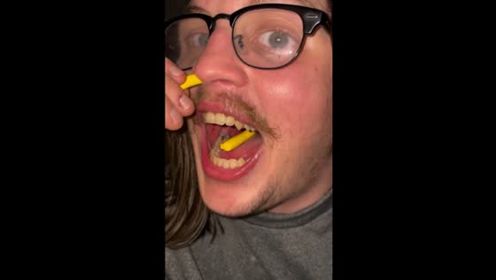 Magician performs balloon string nose-to-mouth trick in Cleveland, USA