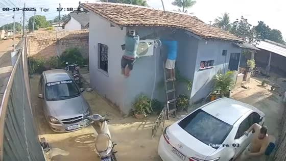 Worker rescued after ladder mishap in Boa Vista, Roraima