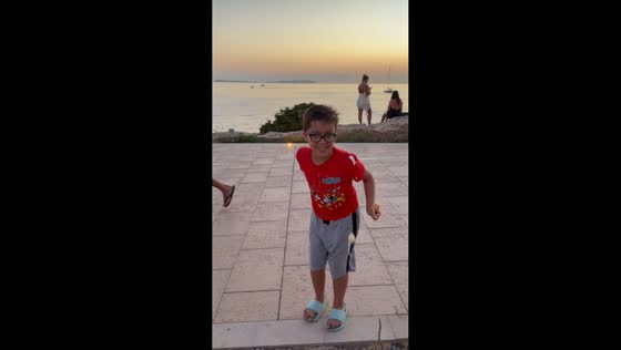 Boy’s ice cream takes an unexpected tumble during family outing in Ibiza, Spain
