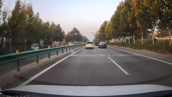 Multi-vehicle collision involving two trucks and a car on a highway in Hebei, China
